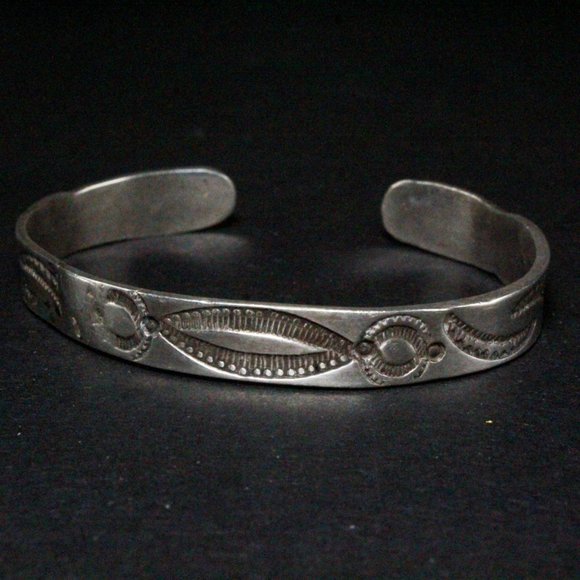 Vintage Native American Navajo Hand Tooled Sterling Silver Cuff Bracelet - Picture 10 of 10